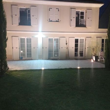 Luminary Night Suite Montevrain Exterior photo